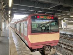 小山駅から水戸線に乗ります。
E531 系赤電のラッピング電車