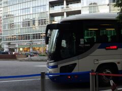 15:50　名古屋行きの高速バス到着。JRバス・東京ー名古屋間が、大人１名2,700円で格安だ。