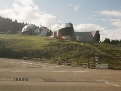 道の駅の隣には〝能登島ガラス美術館〟がある。