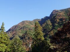 8:32着　石鎚登ロープウェイ・バス停に到着。