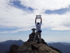 【ダイジェスト】
日本百名山４６座目＜石鎚山（天狗岳）＞登頂。
「西日本No.1登ったぞー」