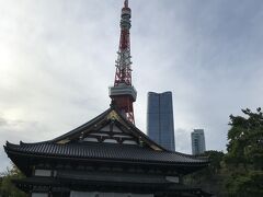 外国人にも人気の増上寺。
隣にあるプリンスホテルは、観光客にはちょうどいい。