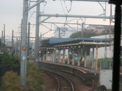 弁天島駅に到着

駅名の由来は駅近くに漁師の守護神「弁天神」が奉られている池があり､その池に赤い橋が架かっていたことによります