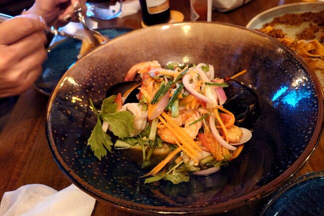 ソムタム風味のシーフードサラダ