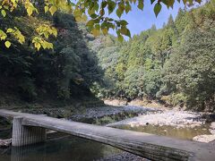 落合橋。
この橋から車道に出ます。右に行くとトロッコの保津峡駅みたいです。離脱もできますね。左に行くと嵐山に向かう峠越え。

清滝からここまでの道は、お米を運ぶ道だったとか。（清滝はお米が作れないから）
