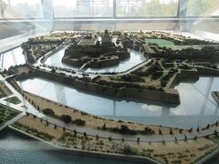 【大阪城公園駅】

大阪城に行くには、JR環状線や地下鉄などがありますが、
大阪城ホールには何度もコンサートやスポーツ観戦で来ているので、
やはり慣れている「大阪城公園駅」で下車。
駅構内にこんなジオラマがあったなんて！！
コンサートで訪れたときは、いつも浮かれてて、この存在にはまったく気が付きませんでした。