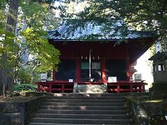 ここは二荒山神社発祥の地、日光の原点　ともいわれています

奥には三重塔もあります
人はまばらで落ち着いて参拝ができます
