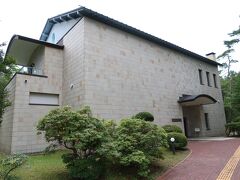 山中湖文学の森公園の奥の方にある三島由紀夫文学館。三島由紀夫の生き方に興味を覚えました