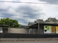 三十三間堂から道路を挟んだ向かいに、京都国立博物館がありました。