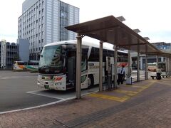 高知駅8:20定刻に到着です。