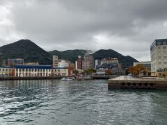 海峡プラザ周辺のベイエリアは、おしゃれなお店がいっぱいです。