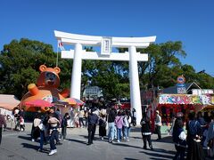 　唐津くんちは、唐津神社の秋季例大祭。そのまさに唐津神社に行ってみます。