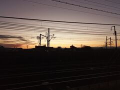 帰る頃には日が暮れそうになっていました。栄生駅からの夕焼け。