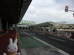 成田空港第１ターミナルに到着です(^_-)-☆。
ひっさしぶりぃ＼(^o^)／！