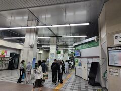 この駅、駅舎に駅名が書いてなくて写真撮るの困った。中にあった。