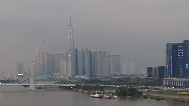 サイゴン川が一望できる席