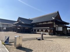 お城の中に無料で入れるようです。
県立の佐賀城本丸歴史館だそうです。