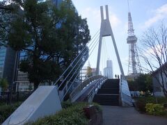 斜張橋と名古屋テレビ塔。
