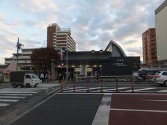 駒込駅。
今回見た３駅の中では巣鴨が一番大きかったかな。