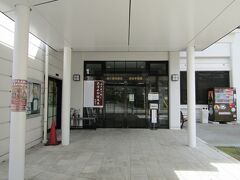 「関ヶ原古戦場記念館」に隣接する「歴史民俗学習館」の入口。
こちらは入館無料のうえ、館内は撮影可能でした。