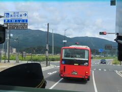 【道の駅　高田松原】

トイレ休憩と語り部さんのピックアップのために　
道の駅に来ました
幹事の私たちはバスに積み込むお弁当屋さんと連絡をとったり　
色々お仕事