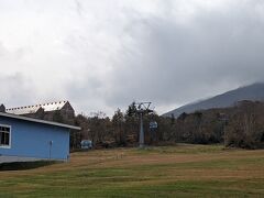 チェックアウトして、
ゴンドラに乗って前森山山頂まで行きます。