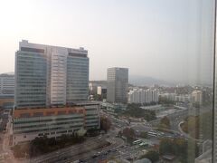 2日目。日本出発前に見た天気予報では3日間雨模様だったけど、3日間のうちでは2日目が一番天気がよくなりそうです。