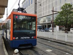 松山市駅から１１：１８発、６番　本町線に乗ります。
これの１本前は８：４８で、９時台、１０時台が無かったので１周して来た訳です。

私の乗った２０２３年１０月までは、土休日全面運休は既に行われている物の（知らずに来たので、土休日だったらアウトでした）、平日は電車が夕方まで有りました。

ALL IYOTETSUの発売終了、６番の土休日全面運休、２０２３年１１月からの昼で終わり、たまたま来たタイミングが良くて全部回避出来ました。

これが、来年（２０２４年）来てしまう、土休日に来てしまう、平日でも１３時過ぎて６番に乗ろうとするとかだったら、もう大変でした。