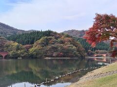 帰りに碓氷湖に立ち寄りました。