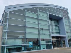 続いては、新幹線ではほぼ通過されてしまう安中榛名駅。

駅の周りは戸建ての新興住宅街になっていました。
こんな不便なところに誰が住むんだ？と最初は思ったのですが、車さえあれば旧榛名町や安中の中心部へも便利な立地ですし、高崎は隣駅で時間さえ見ておけば新幹線で買い物にも行けるので、悪くはないのかなという感じです。