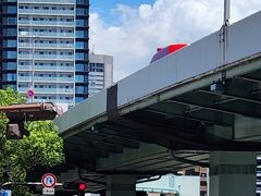 大川に架かる天満橋

二層式の橋だそうでせっかくの景観もちょっと暗め＾＾；