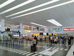 神戸空港に着きました。
思ったよりもこじんまりとしていました。