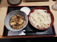 実家近くの武蔵野うどん。
何年振りかに食べました。