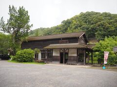 「嘉例川駅」（国登録有形文化財）
明治時代から築100年以上の木造建築、鹿児島県内で最古の駅舎だそうです
