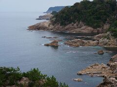城原海岸の景色を眺めた後、車道を歩き田後集落を目指す。途中、城原展望所辺りからの景色もなかなか綺麗であった。
