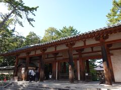 薬師寺の次に訪れたのが唐招提寺です。華やかな薬師寺に比べると落ち着いた印象で、緑豊かな境内が素晴らしいと感じました。