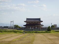 唐招提寺のあとは、平城宮跡を観光しました。近鉄大和西大寺駅の南東側に広がる東西1.3キロ、南北1キロの広大なエリアです。