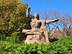 三鷹市立仙川平和公園
平和の像は長崎の平和祈念像を原型に作られました。