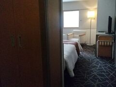 新潟のお宿は、ANAクラウンプラザホテル新潟。
ってことでお部屋ちぇーーーーっく。