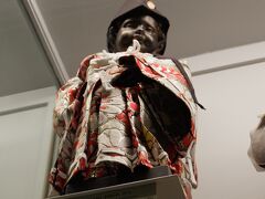 またまた15分くらい歩き、小便小僧の衣装博物館「GardeRobe Mannekenpis」へ。
行く前に調べてもわからなかったのですが、チケットは入り口で購入しました。
（詳しくは分かりませんが、王の家で、王の家とセットのチケットも買えるみたいです。）
日本から寄付された衣装も飾ってありました。
こちらは桃太郎。