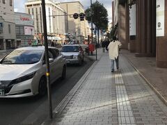 松山大街道にて下車。目の前にデパート。