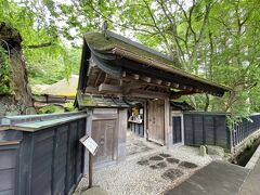 せっかく角館に来たので角館を代表する武家屋敷、青柳家を見学します。