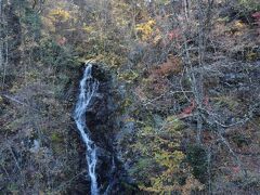 下山は三頭大滝方面へ。
ここから登るのではなく、こちらへ下山する方がいいと思います。