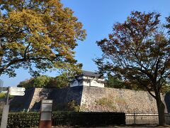 大阪城まで来ました。翌朝ランニングをしようと思い、その下見です。