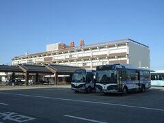 多気駅を14：23に出た列車は途中の1駅、徳和駅を過ぎて
14：33、松阪駅に停車、ここで下車しました