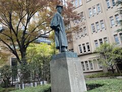 早稲田大学を通り、