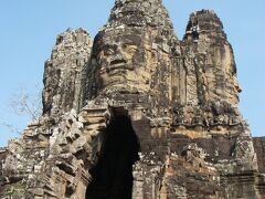 09:33 アンコールトム 南大門を通った