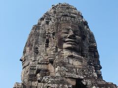 バイヨン寺院の四面塔でハンサムなクメール君を撮影して