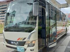 金沢行きのバスです
予定通りの出発で 到着も ほぼ 予定通りでした