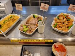 ラビスタの朝食は6:30から。
イクラ乗せ放題の海鮮丼に、ご当地の産物を使った家庭料理がおいしい。